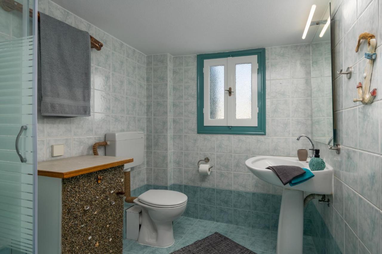 Wood And Stone Apartment Adamantas  Bagian luar foto