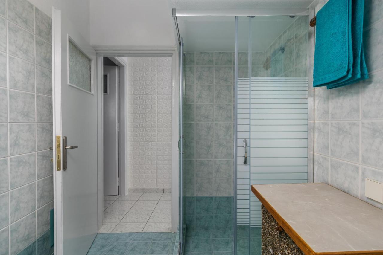 Wood And Stone Apartment Adamantas  Bagian luar foto